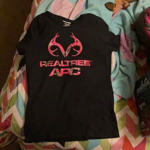 Realtree. Woman’s. Small T-shirt. Never worn.
